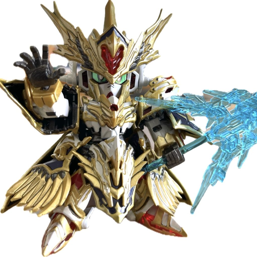 ひとめ見てカッコいい！！と思い即買いしていました。騎士ガンダムやキングガンダムのような見た目が本当に好みです。塗装はアクリジョンで行い、仕上げは光沢クリアーを吹いています。