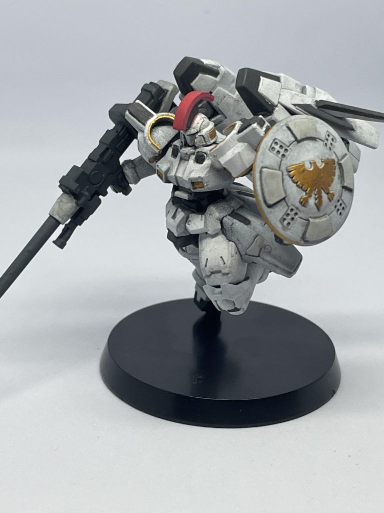 とは言え、パーツが小さいのでグラデーションになったのかなってないのか、ただの塗りムラと言えばそれまでな感じに😅でも、ストライクと同じく、ベタ塗りとは違う雰囲気は気に入ってます🤩汚し塗装は墨入れを兼ねて、ダークグレーを塗りたくって拭き取りました。