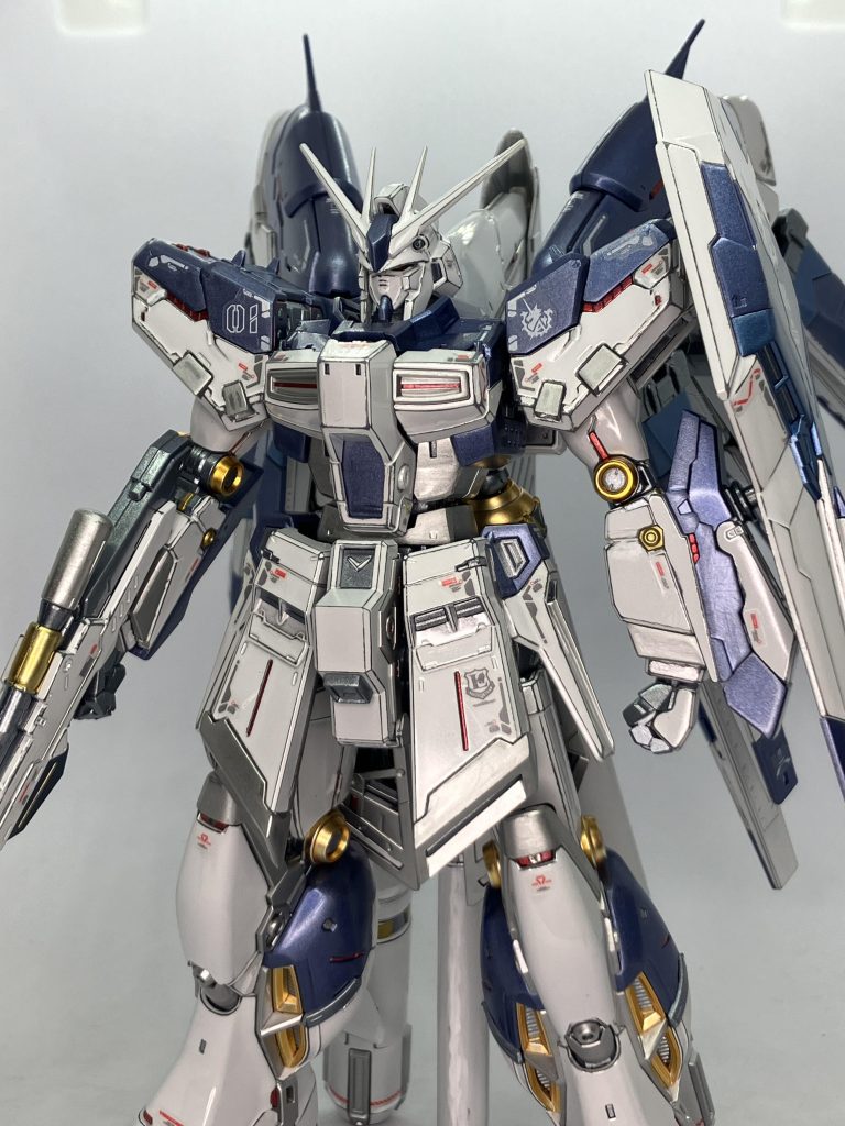 外装からチラッと覗くフレーム部はメタリックレッドで塗装しました。良いチラ見え。