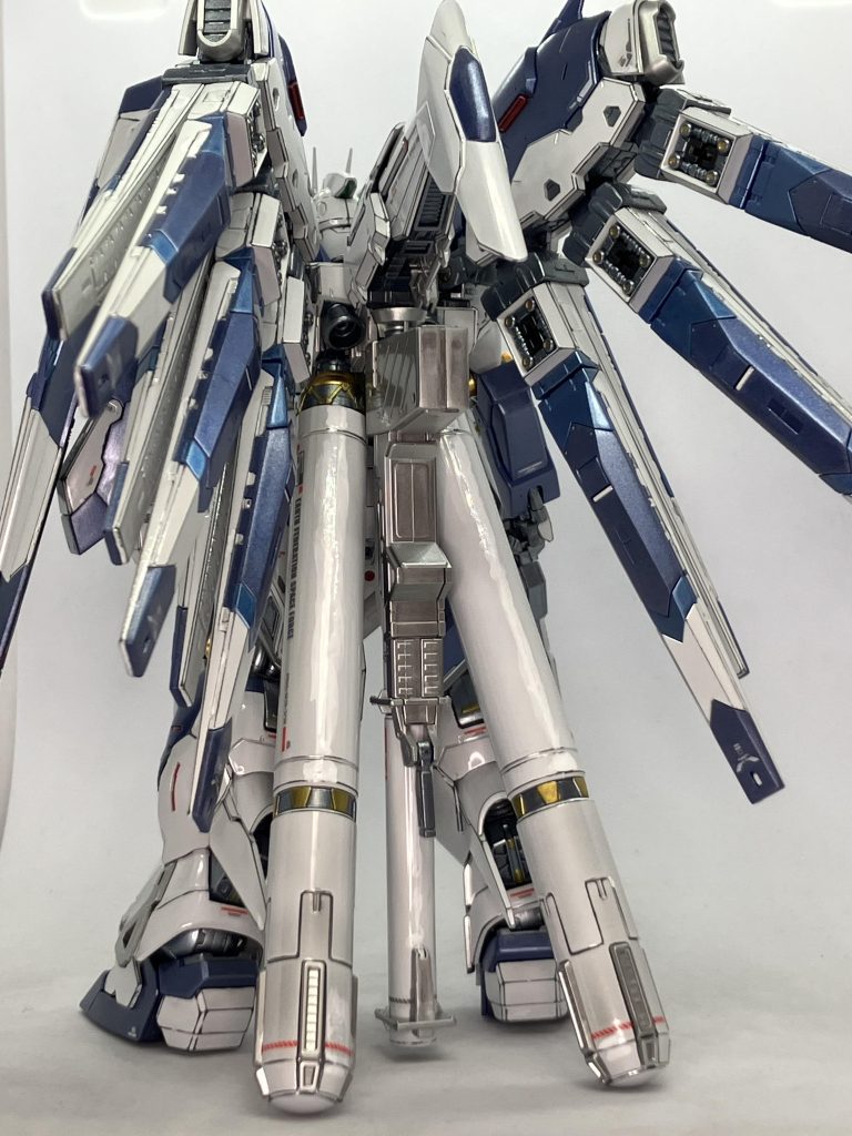 バックショット。補修痕が汚い。ファンネルはやっぱりパカっと開きました。