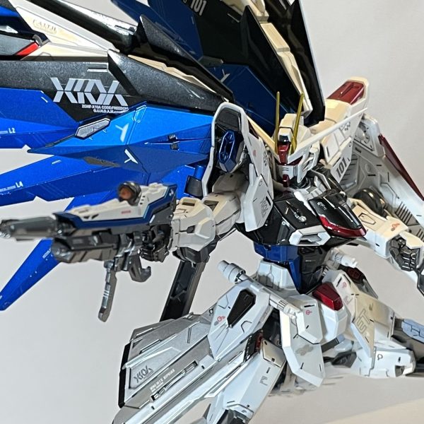 ZGMF-X10Aフリーダムガンダム(チタニュウムフィニッシュ風)