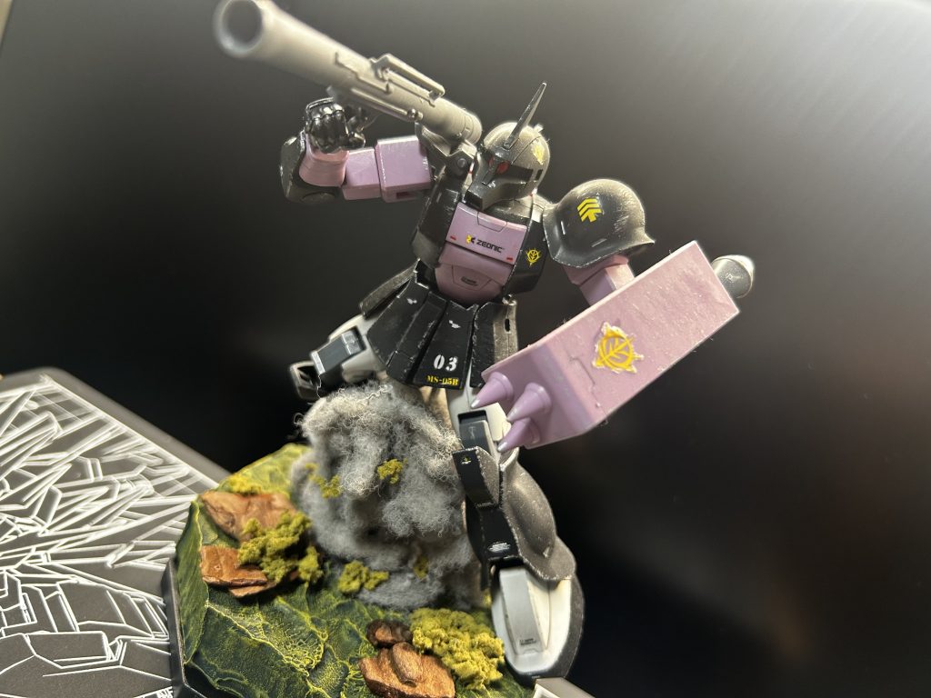ザクⅠ  HG 黒い三連星とジオラマ