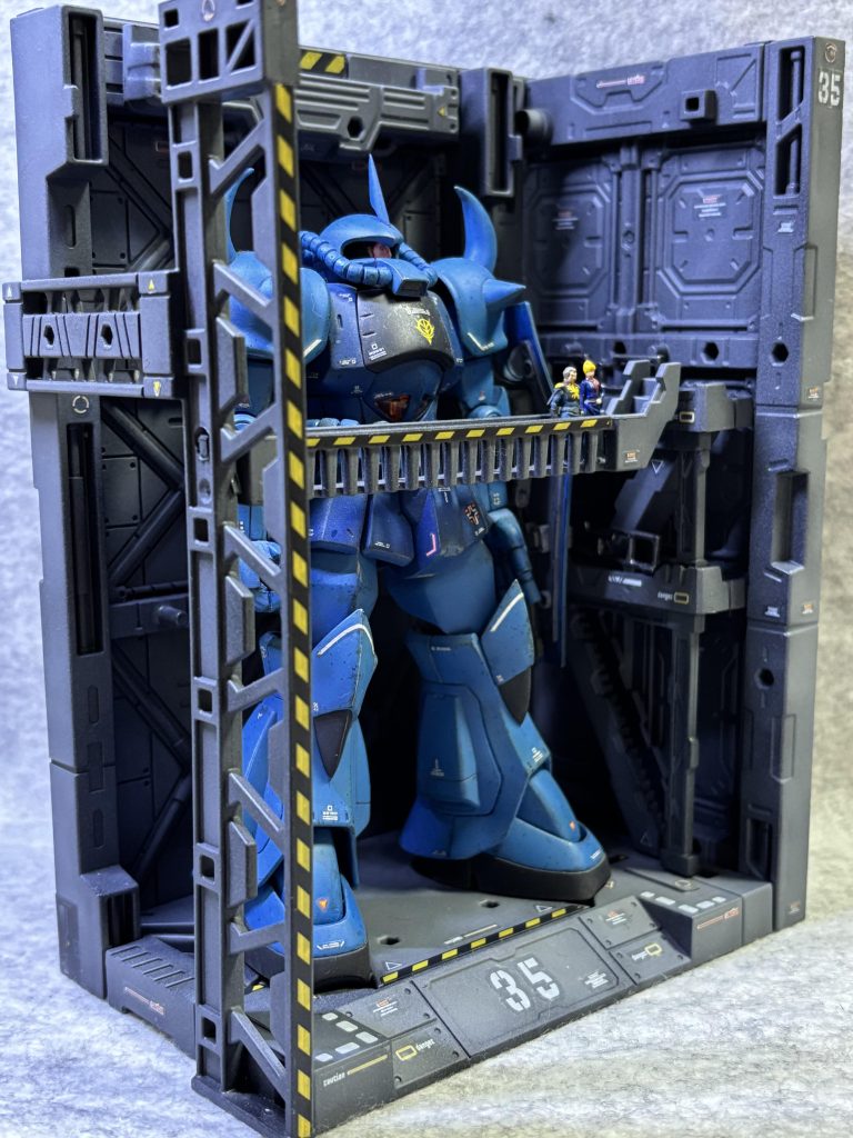 前2作は右側開放でしたが、今回は左側開放にしてみました🤔でもシールドあったから、右側開放の方が良かったかも💦ま、いっか😅ヒートロッドは室内で危ないので引っ込めています😁