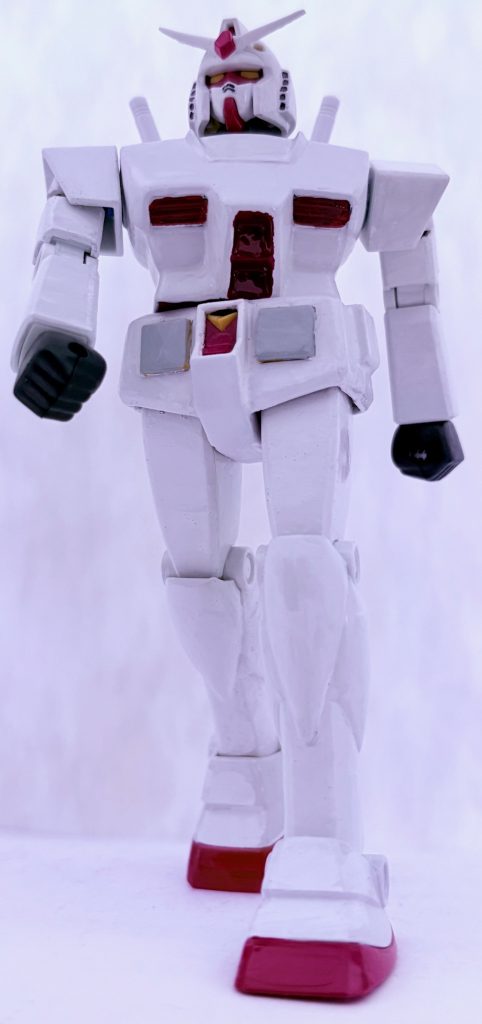 ボールジョイントの恩恵でウォーキングのポーズもスムーズに取れる。