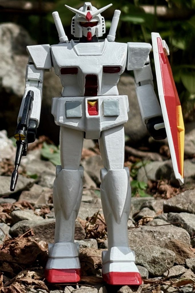 ジャブローでの起動テストをイメージした野外撮影。