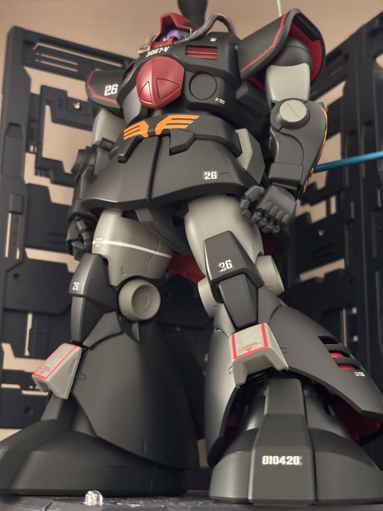 煽り立ちフロントビュー