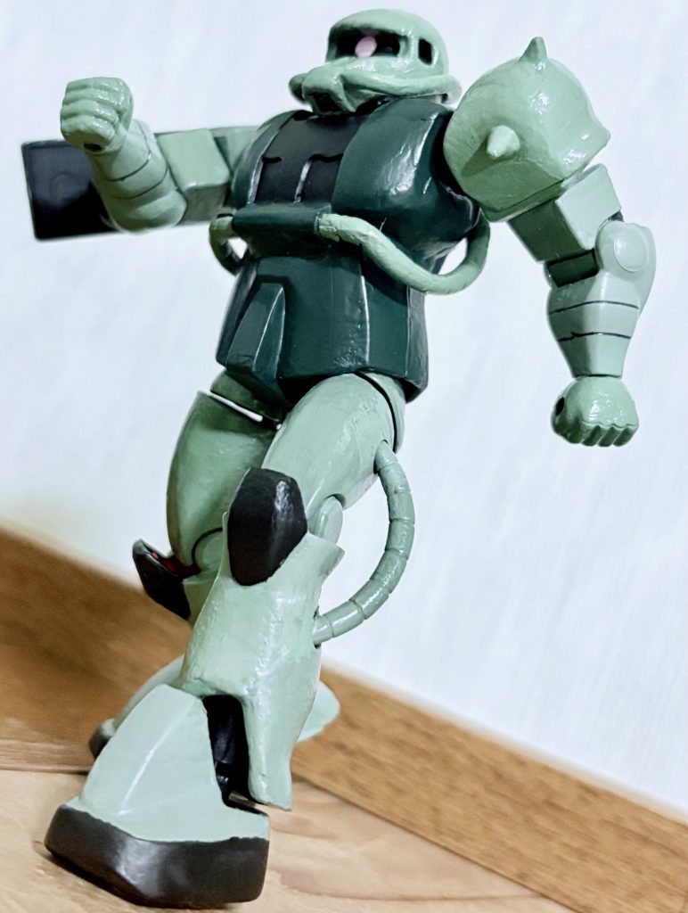 だがこのガニ股歩きもアングルを変えればこのようにかっこよく見えるのである。