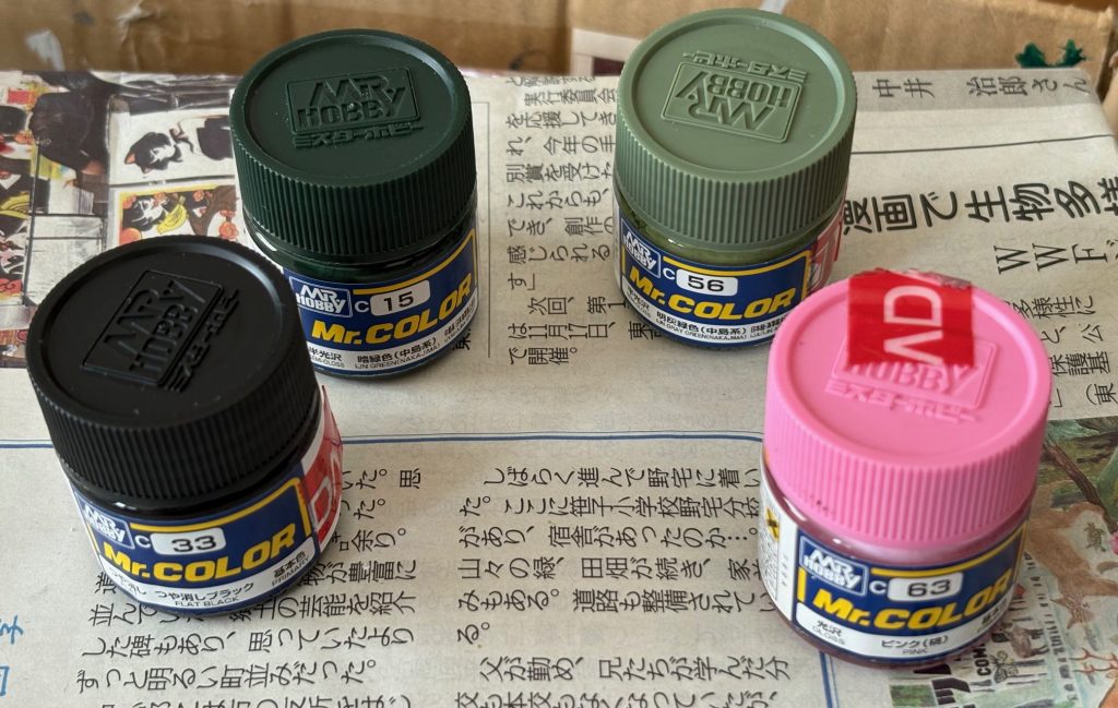 作品名：おすすめの塗料。<p>ザク等のジオン系モビルスーツを塗る時はこのミスターカラーの4色がおすすめ。 特にグリーン系は元々仮面ライダー旧1号や旧2号のグローブとブーツ用に買っていたものだが、ザクにも使えるのがわかり、以後使用中。</p>
