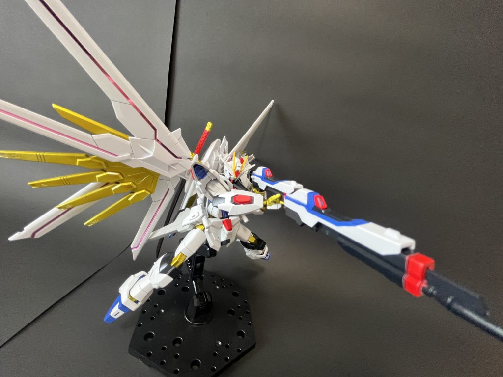 iPhoneのカメラで0.5倍にして近づくとライフルが相対的に拡大されて、かっこいい？