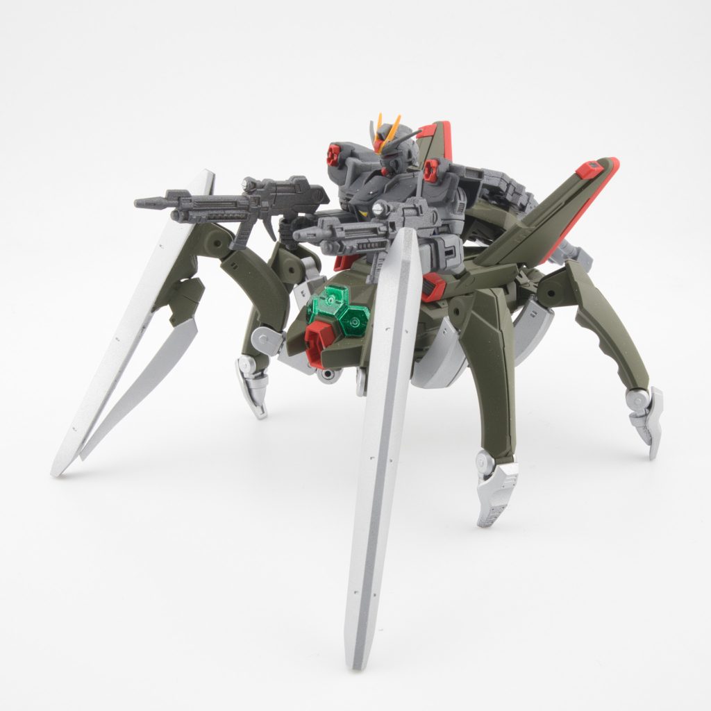エグザビーグルが結構小さくHGのインパルスだとバランスが悪かったのでHCM-Proインパルスの上半身を乗っけてみました。両肩と下半身の口？の部分の陽電子リフレクタービームシールドはビルダーズパーツのMSディテール01を使いました。前脚のハサミはジャンクパーツで作成。