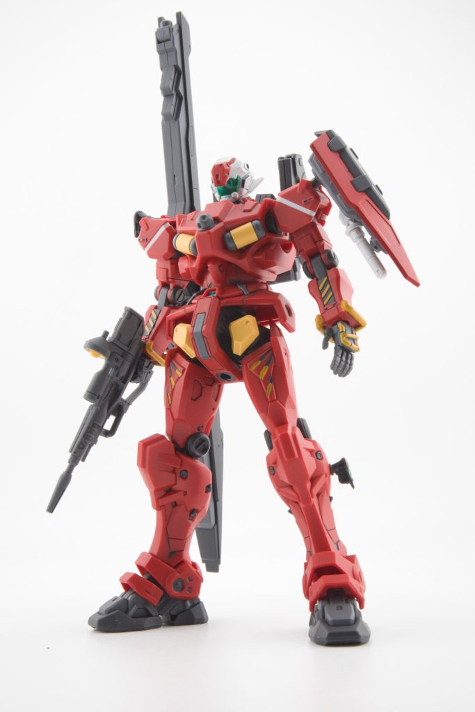 部分塗装でサクッと簡単仕上げに、、、しようと思いましたが、なんかしないと気が済まないのでw、キャノン砲をスローネアインのGNランチャーに変更してみました。