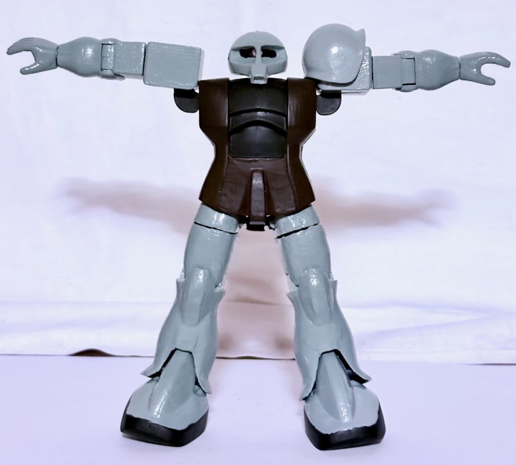 ベストメカコレクションの旧ザクは元々優秀なキットだったので、前回のザクよりもジョイントの追加が容易だった。一部のジョイントはそのままにしており、可動の追加はモノアイの可動と股関節部分にとどまった。やはり足が可動するのとしないのとでは天と地ほどの差があるな・・・。