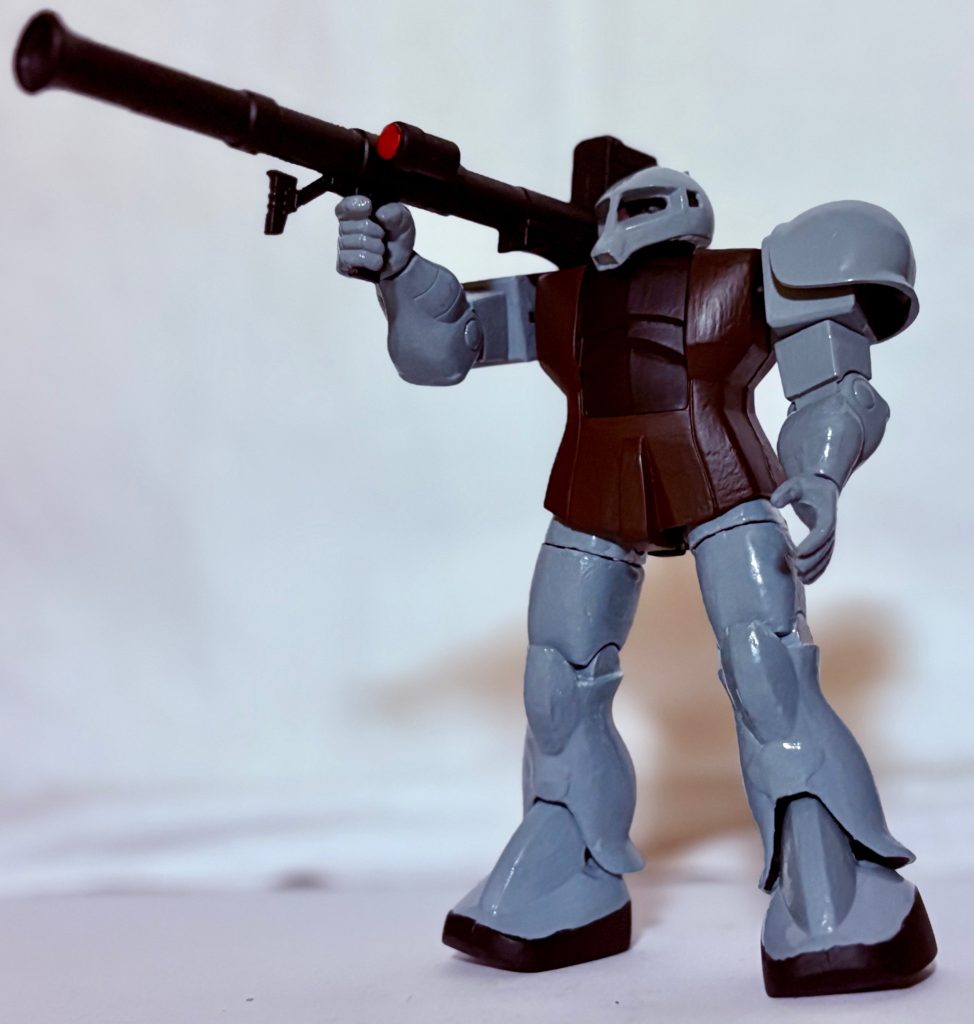 ザクマシンガン以外にもヴァッフのバズーカも装備。