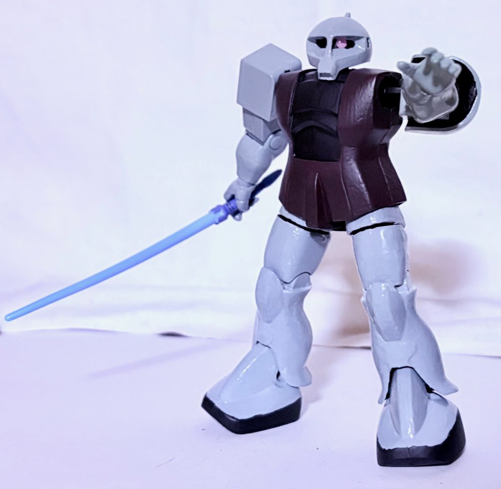 オマケでモビルスーツインアクション・ドムのヒートサーベルも装備可能。※写真には撮っていないがヒートホークも装備可能。