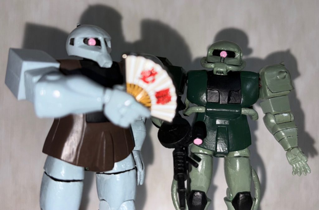 パパこと吉井刑事はザクⅡに乗って登場。