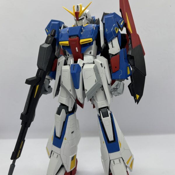 MGZガンダムver.ka制作中です。プロポーション改修やスジボリなどの工作があらかた完了したので、塗装前に投稿させていただきました。マスターアーカイブ zガンダムを参考にフェイス小顔化、フロントアーマー大型化、手首の小型化に加え、スジボリしまくってます。（6枚目）