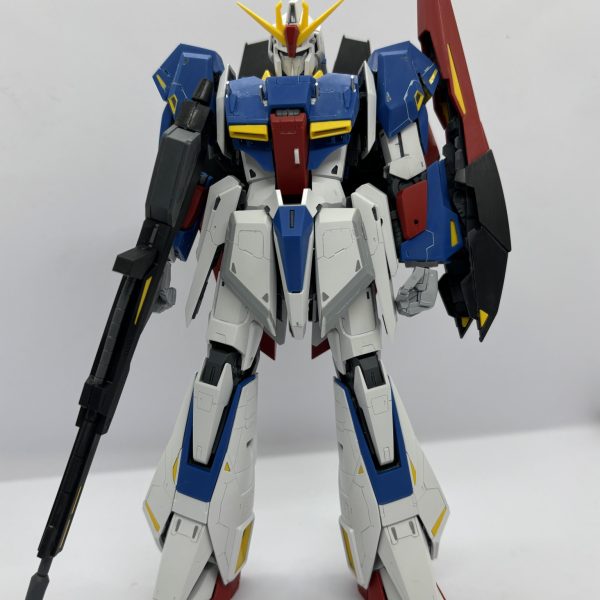 MGZガンダムver.ka制作中です。プロポーション改修やスジボリなどの工作があらかた完了したので、塗装前に投稿させていただきました。マスターアーカイブ zガンダムを参考にフェイス小顔化、フロントアーマー大型化、手首の小型化に加え、スジボリしまくってます。（5枚目）