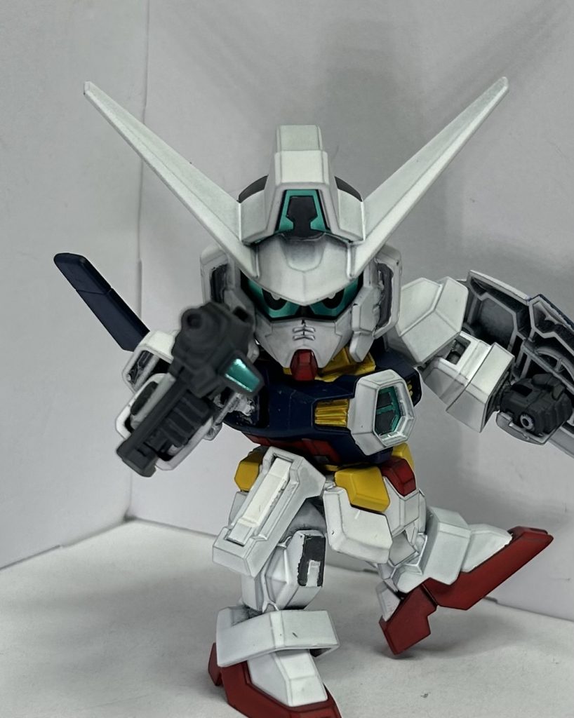 塗装。白いところはマットホワイト。青はめっちゃ濃く見えるけど普通のブルー。赤はモンザレッド。黄はクロームイエロー。グレーはジャーマングレー。うむ、呆れ返るほどのトリコロール…!