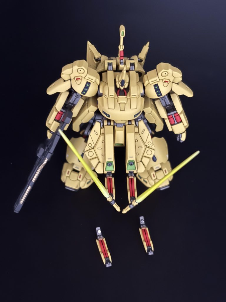 こんな感じに隠し腕を差し替えできます