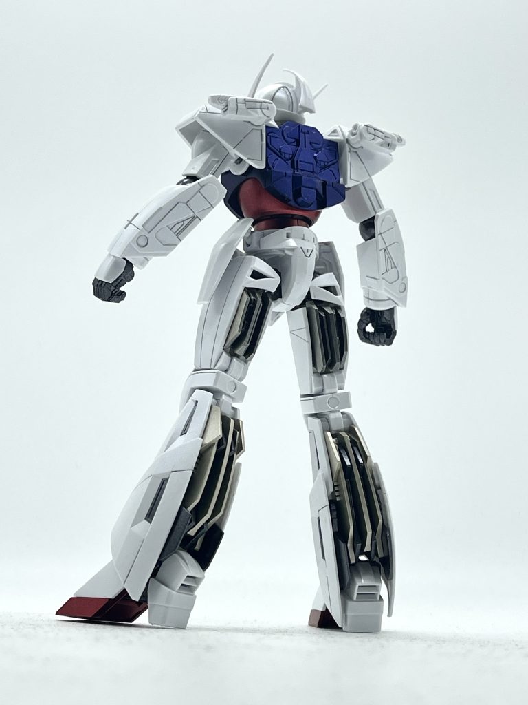 使用塗料　・青　　　・下地　Ex-02 Ex-ブラック　　　・プリズムメタリック ブルーバイオレット　・赤　　　・下地　Ex-02 Ex-ブラック　　　・ガイアカラー 038 プライマリーメタリックレッド　・白　　　・タミヤカラー　LP-43 パールホワイト　・黄　　　・下地　Ex-02 Ex-ブラック　　　・ガイアカラ-　132 パールゴールド　・関節・フレーム　A　　　・Mr.メタリックカラーGX GX201 メタルブラック　・関節・フレーム　B　　　・タミヤカラー　LP-62　チタンゴールド