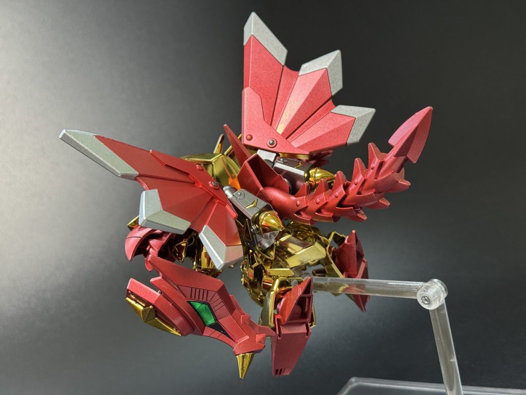 スパロボBXで騎士ガンダム登場してスペリオルドラゴンまで再現されてたのは燃えましたね。戦闘アニメもやたら気合い入っててすごく良かった。