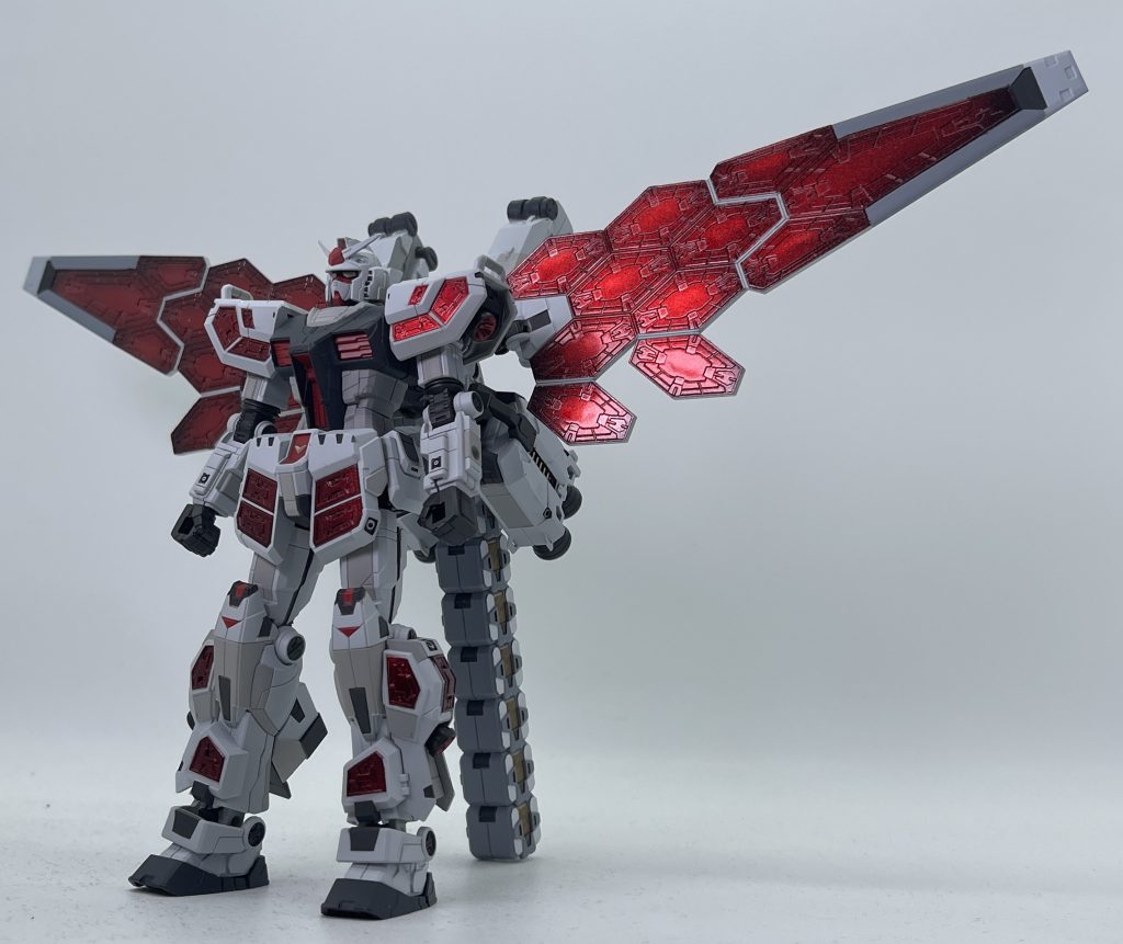 下からの全景アングルです。パネル全体を反射させたかったですが、全然反射してくれません!  難しいですね😓