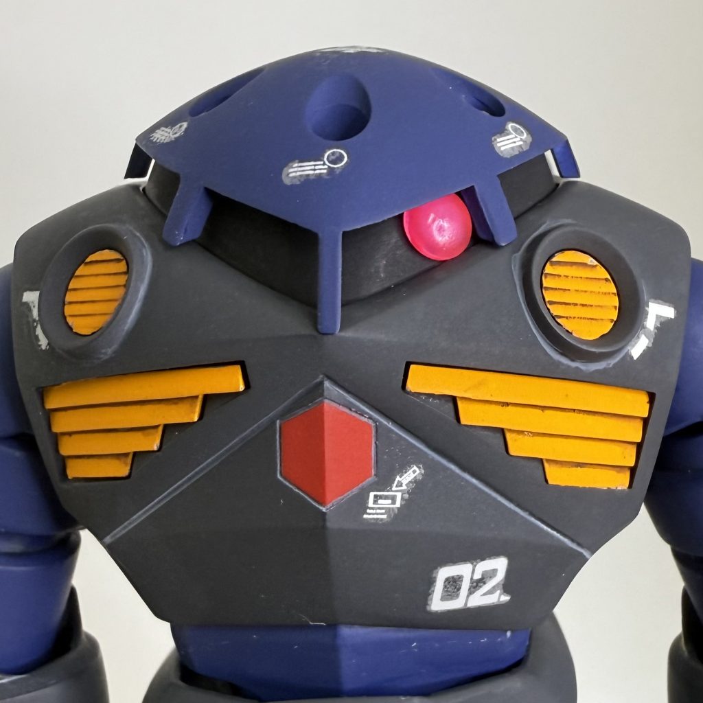 モノアイはシールだと味気ないので、ネオジム磁石を使った可動工作をしています。色もいくつか試したかったので、Hアイズのグリーン、ピンク、クリアに蛍光ピンク塗装を用意しました。