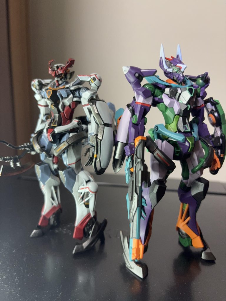 やっぱこの２機で並べたくなっちゃうんで並べました。ジークアクスは新しく買って作り直そうかな？