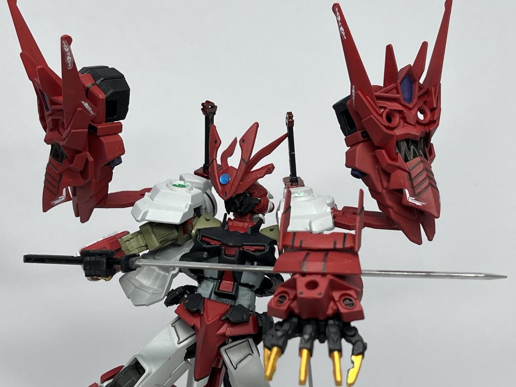 ガンダムビルドダイバーズ本編後プラフスキー粒子の調査・実験を行うために起動された戦国アストレイしかし調査中に突如機体のコントロールを奪われてしまうニルス『どういうことだ⁉︎アストレイが消えた⁉︎???『ふふっ。この機体いただきますの。この消失事件以後、ガンプラバトル中に赤い鬼が出没する事例が各所で報告される…