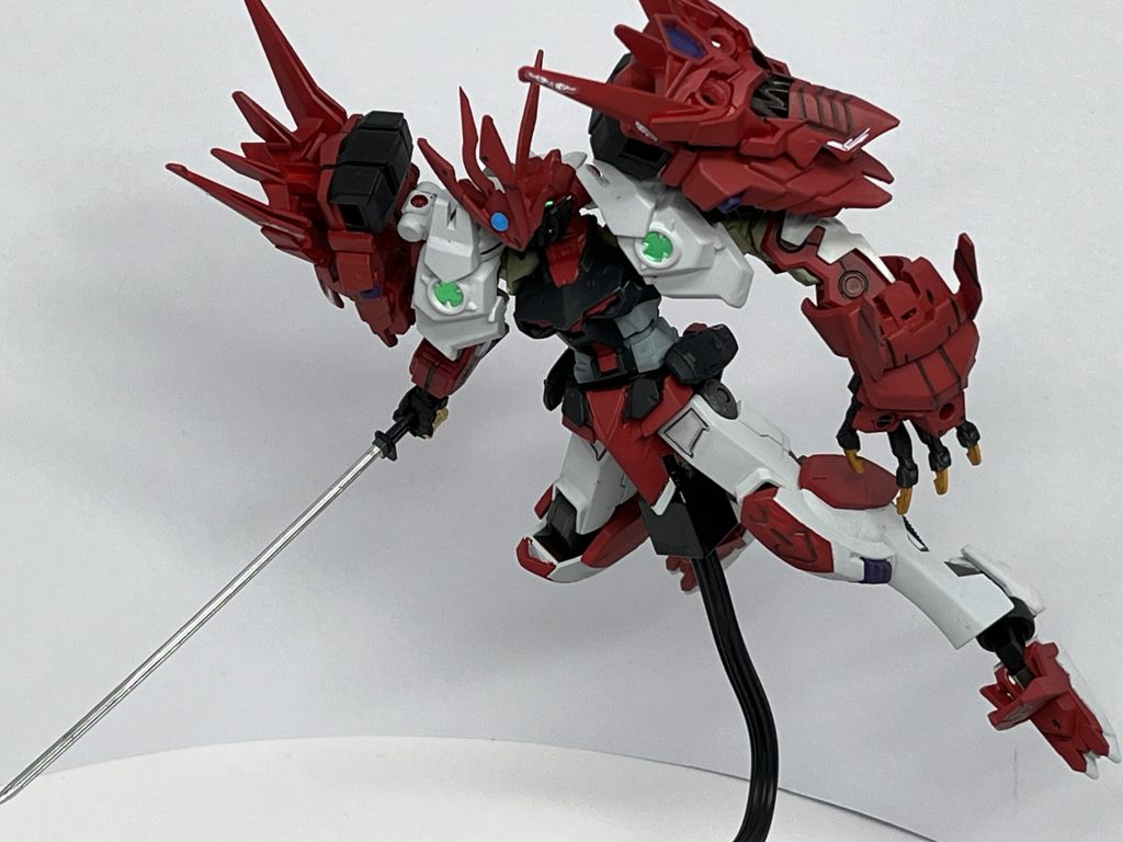 技の時はアーム伸ばしっぱなしでしたが、肩に畳んだりも!