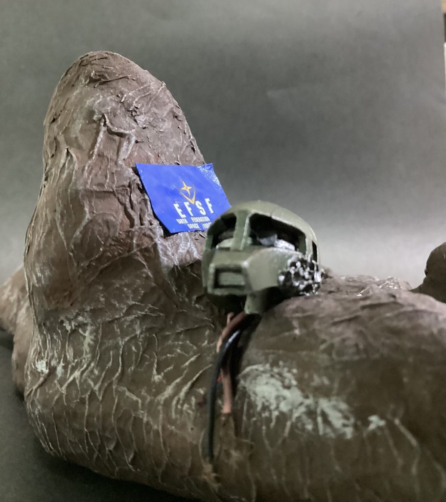 地味に力を入れた旧ザクヘッド。初めて金属表現やら本格的なウェザリングやらをやったんですがなかなかうまくいって、満足です！