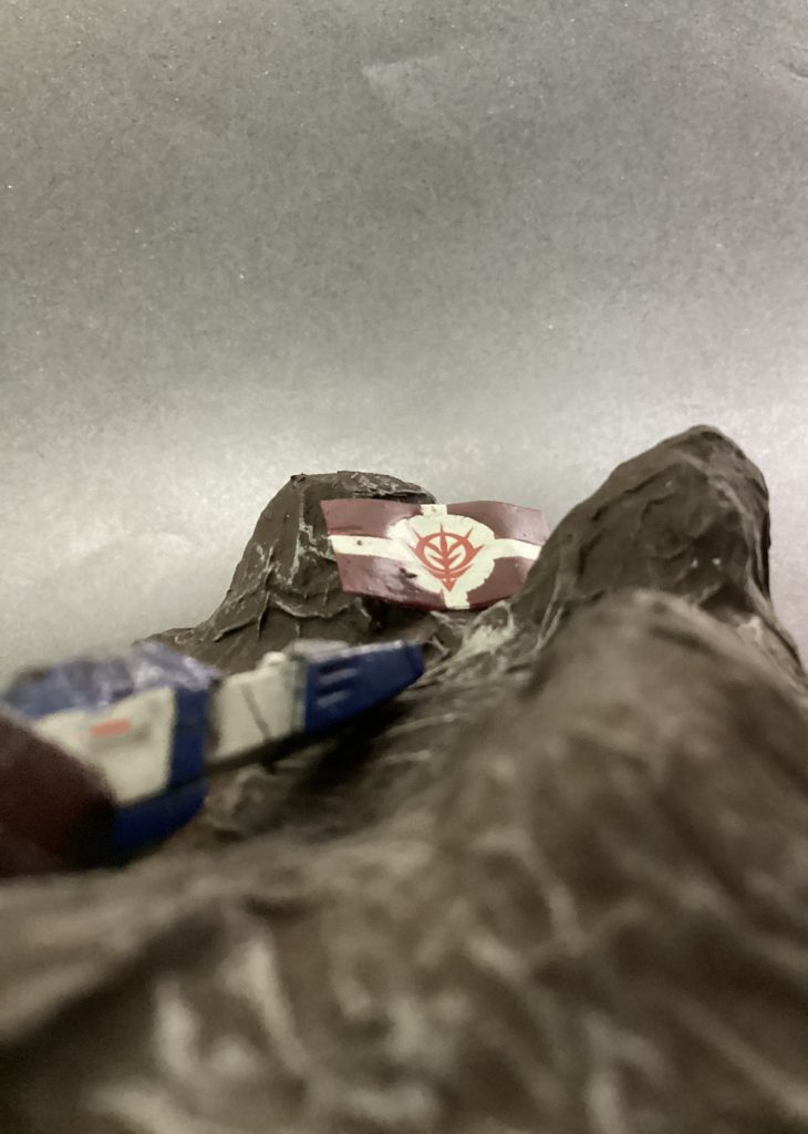 なんか…この画角…好きということで、最後までご閲覧いただき、ありがとうございました！久々に作ったジオラマ、ヴィネットだったんですがなかなかうまくいって良かったです♪今までは紙粘土を主に使用していたんですが、石粉粘土は乾燥後も軽いし造形しやすいしで、使っている人が多いのも納得です。これからは石粉粘土使お…それではまた次回の投稿でお会いしましょう！バイバーイ！