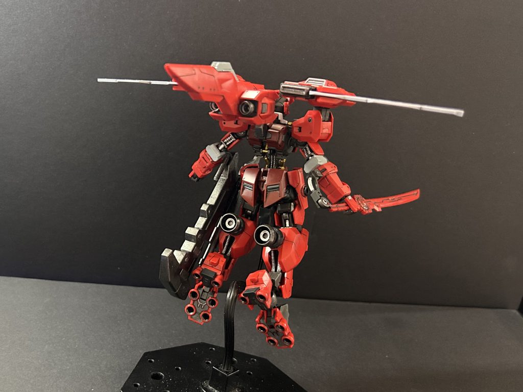 意外と腕がイメージの位置に上がらなかったです。Gジェネみたいに動くと良かった。