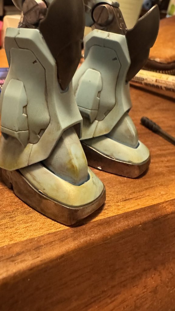 しばらくして塗装は難しそうやけど、ペンで汚せそうかなぁって思いながら始めたウェザリング。。。お手軽でいいやん!