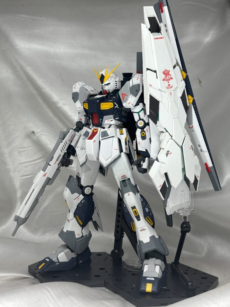 νガンダム　試製サイコフレーム内蔵シールド装備型