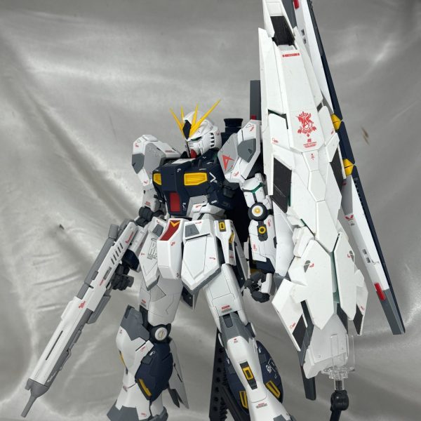 νガンダム　試製サイコフレーム内蔵シールド装備型