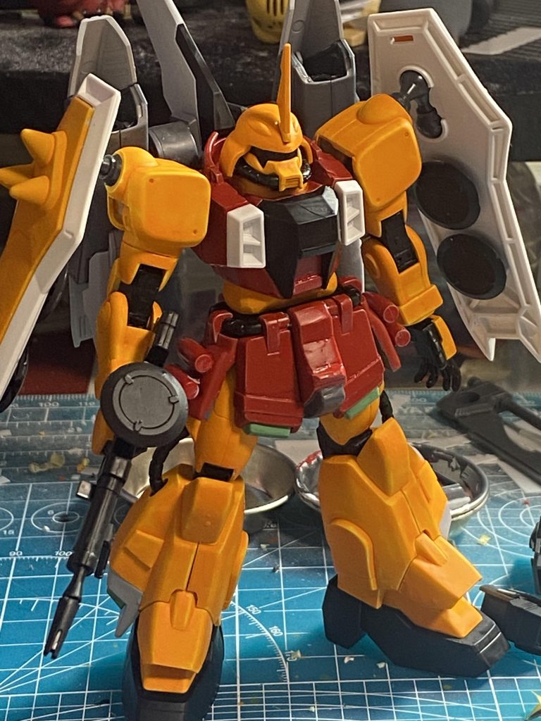 スミ入れ前の状態です。色が変わるだけでそれっぽくなりますねw 