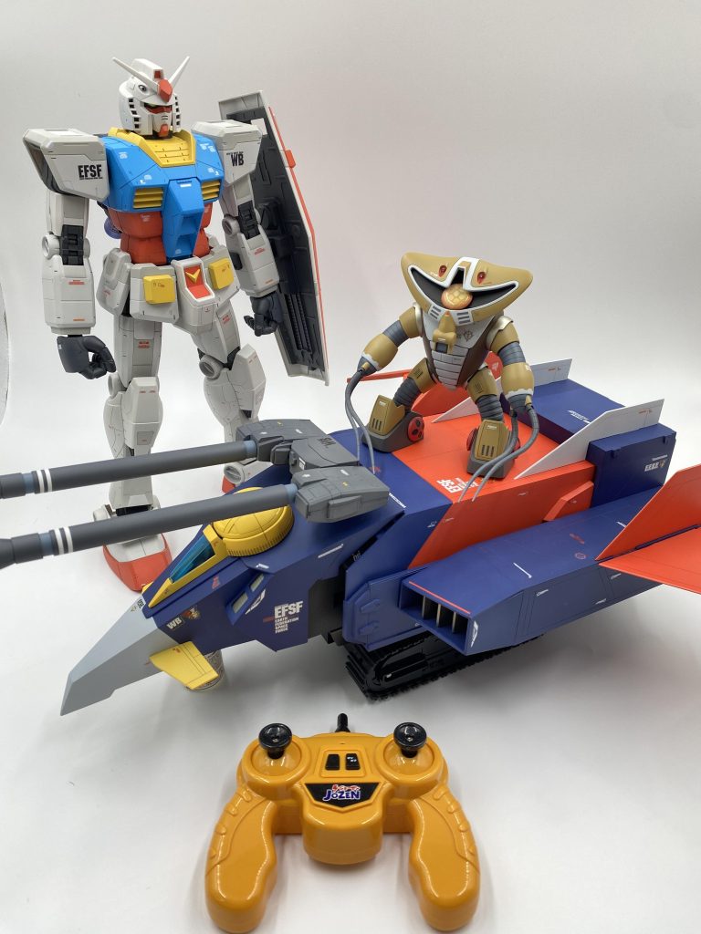 実はラジコンで走らせる事もできます。ただ確実に塗装が剥げるので、ラジコンユニット組んだのは良いけど、走らせられないジレンマに陥ってます😅