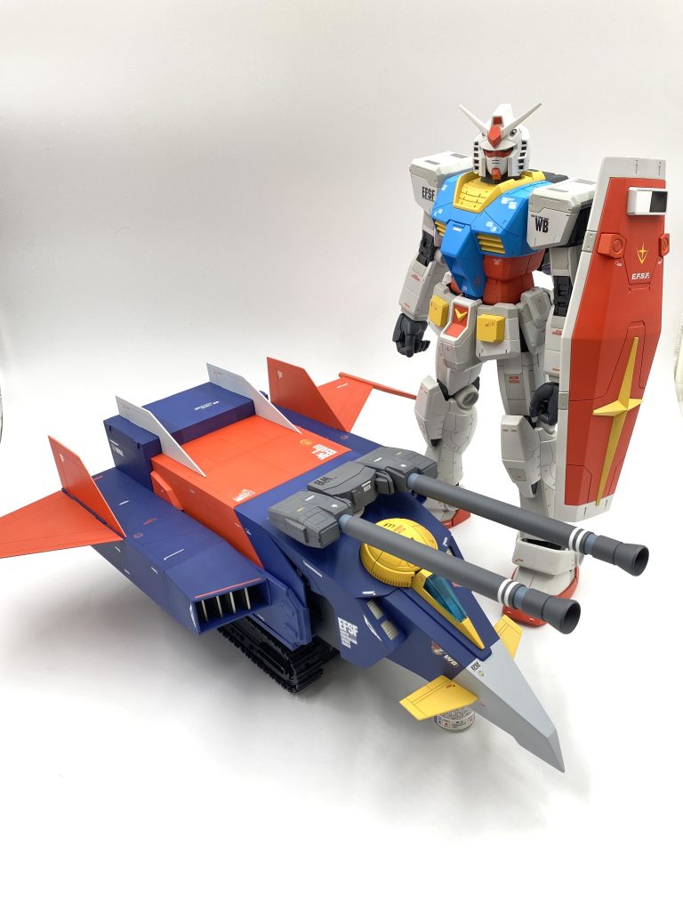 Gファイター状態と1/48メガサイズガンダム。