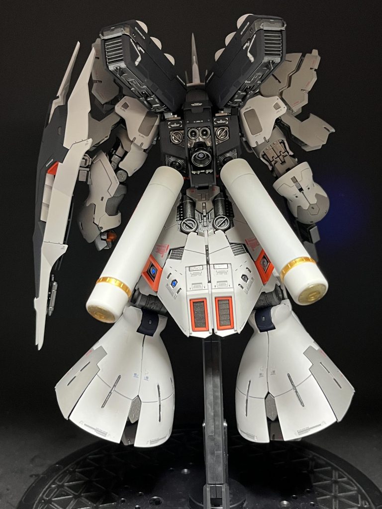 マーキングを色によって変えたりトップコートをパーツによって変えたり。。