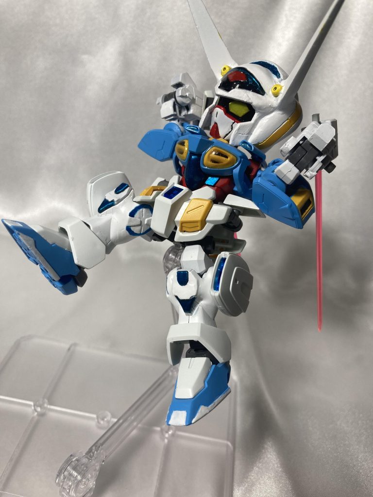 可動についてはCSフレームだけあり良好！サーベルは短くして可愛げを出しています。