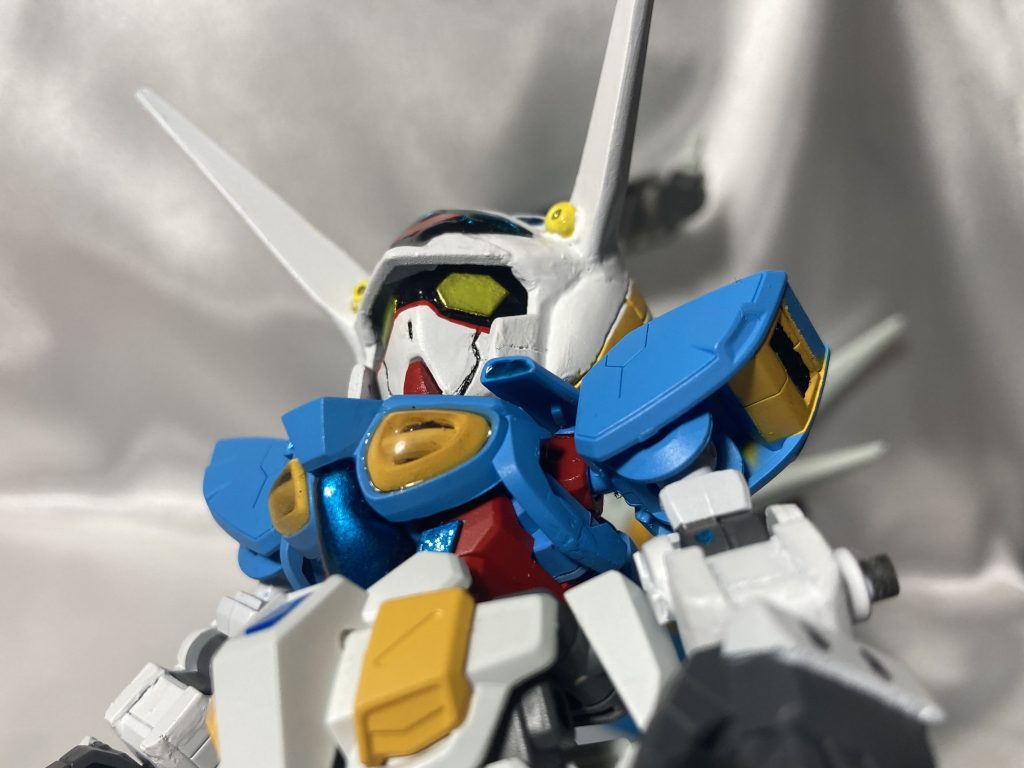 胸ダクトと頭の発光部はレジンを盛って雰囲気を出しています。