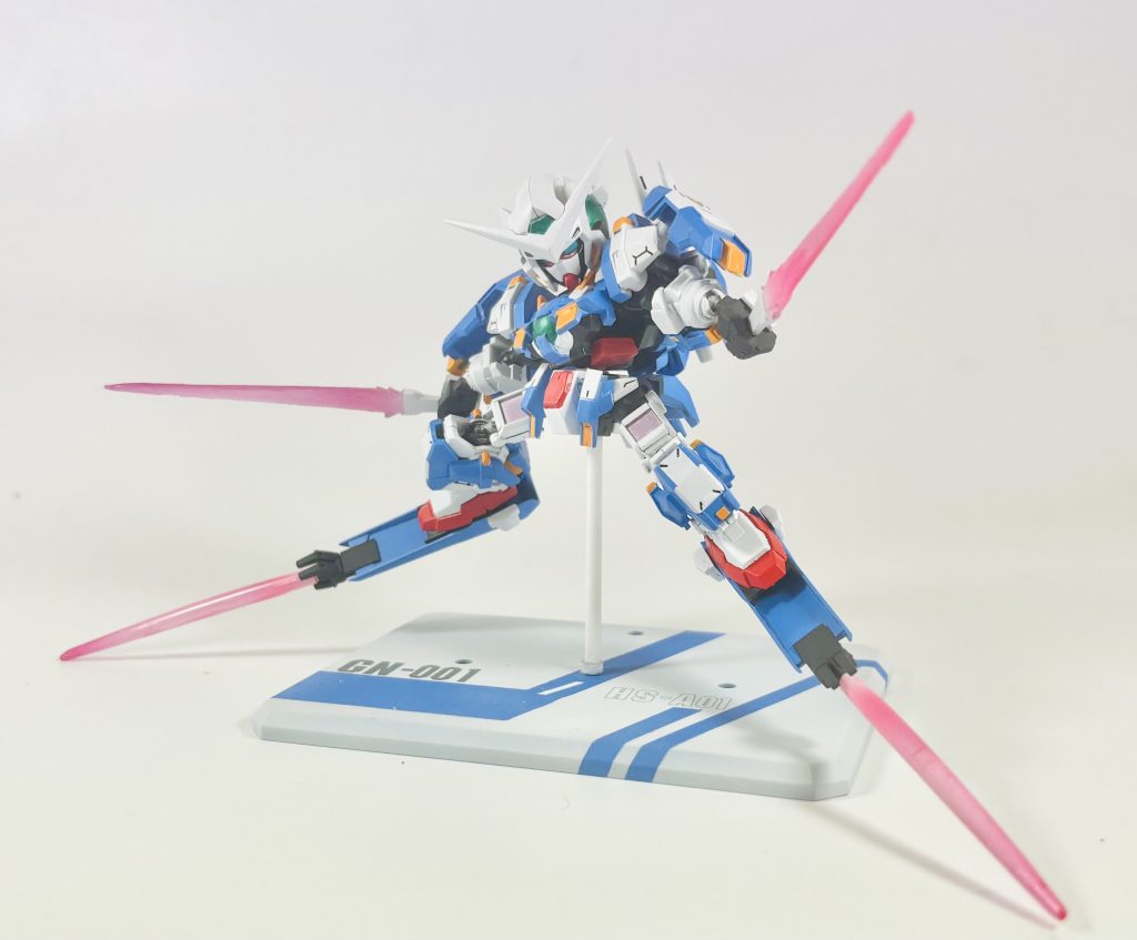 サーベルエフェクトはプラ板で作った物をおゆまるで型取りし、レジンで複製して作りました。