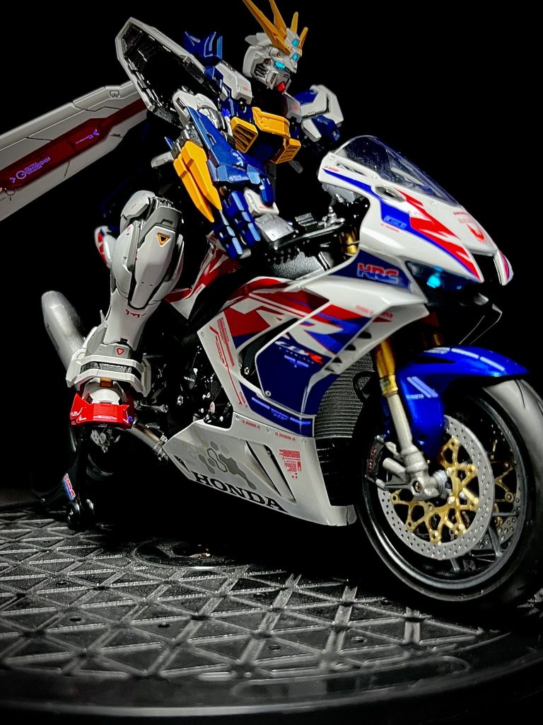 今回はデカいデカールも気合い入れてめげずに貼れました🤩