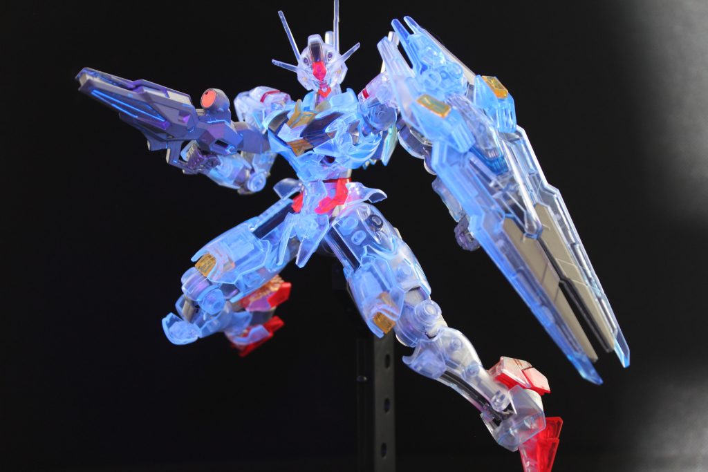 フレーム部：シルバーに塗装(油性＋水性)部分塗装：水性ホビーカラー(クリアブルー・クリアイエロー)スコープは蛍光ピンク塗装後にクリアレジン(ピンク)を盛っています墨入れ　：蛍光クリアブルーで一部墨入れつや有りトップコート：水性ホビーカラー