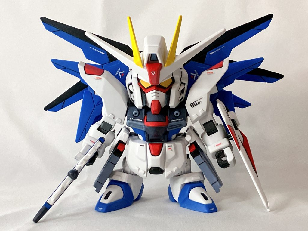 カラーはシンプルで、黒:ブラック赤:シャインレッド黄:イエロー灰:ダークグレー 筆塗りも今までで一番上手く行ったというか、変な失敗をしなかった！（水性サフの上にアクリジョンとか…）