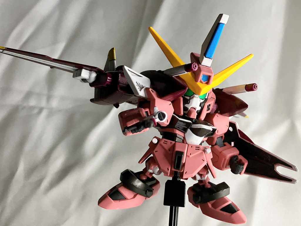 塗りムラは目をつぶって写真撮影で差をつけていけということで締めたいと思います。次回は相方のBB戦士フリーダム！