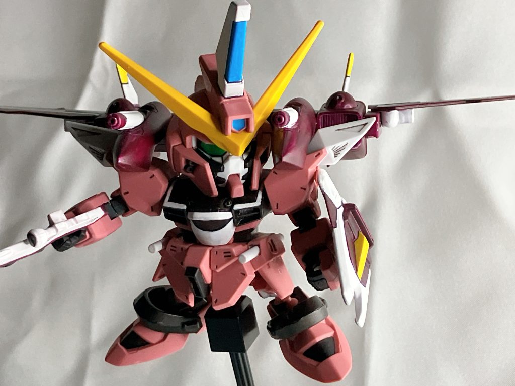 足が開けてポージングはよく決まる。