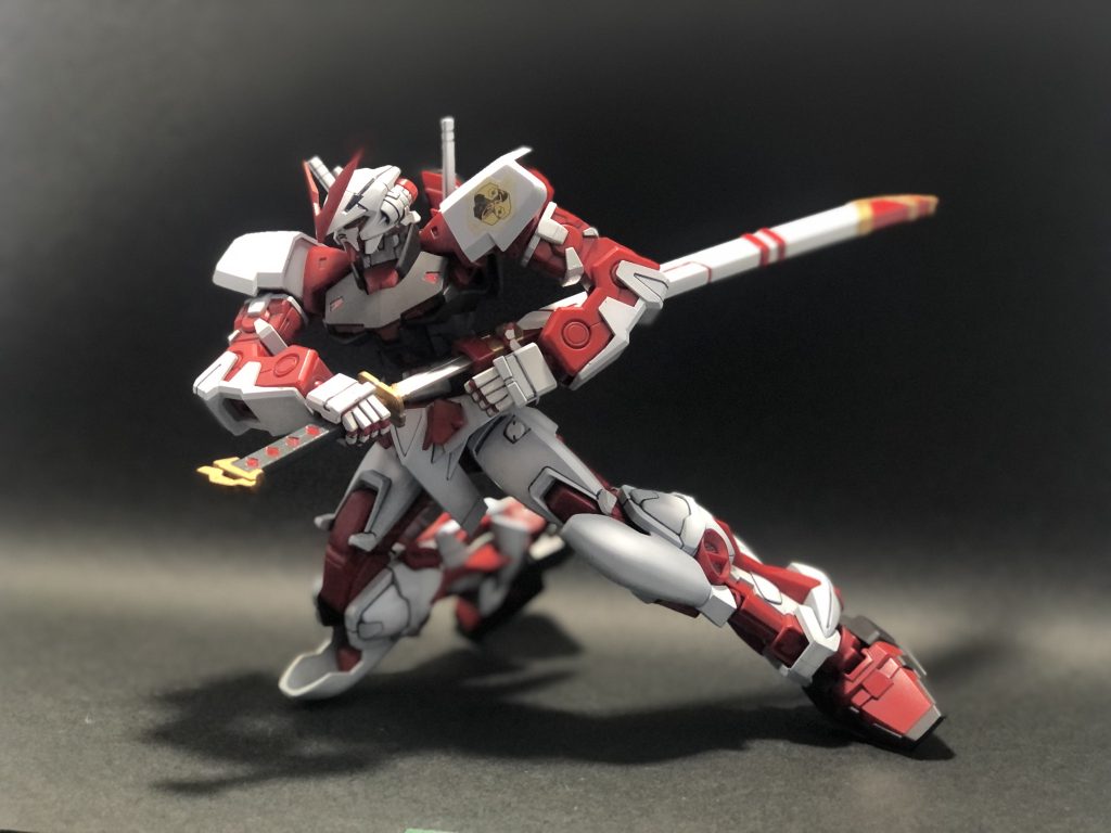 可動域があまりないのでなかなかポージングがキツいっすーやっぱMGが欲しいガーベラストレート&タイガーピアス持ちの改もいいけど、それよりもフライトユニットが欲しい! それにしてもガーベラとタイガーのネーミングセンスまぢヤバいっすよねw菊一文字と虎徹って( ´∀`)