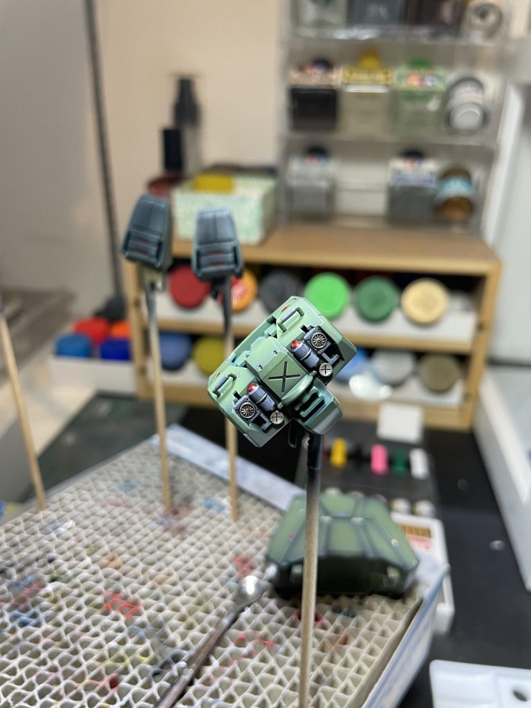 塗り分けはガンダムマーカー使いました